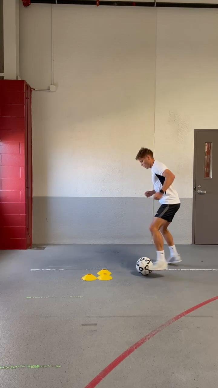 Academy #1 - Wall Half Turn Rebounder