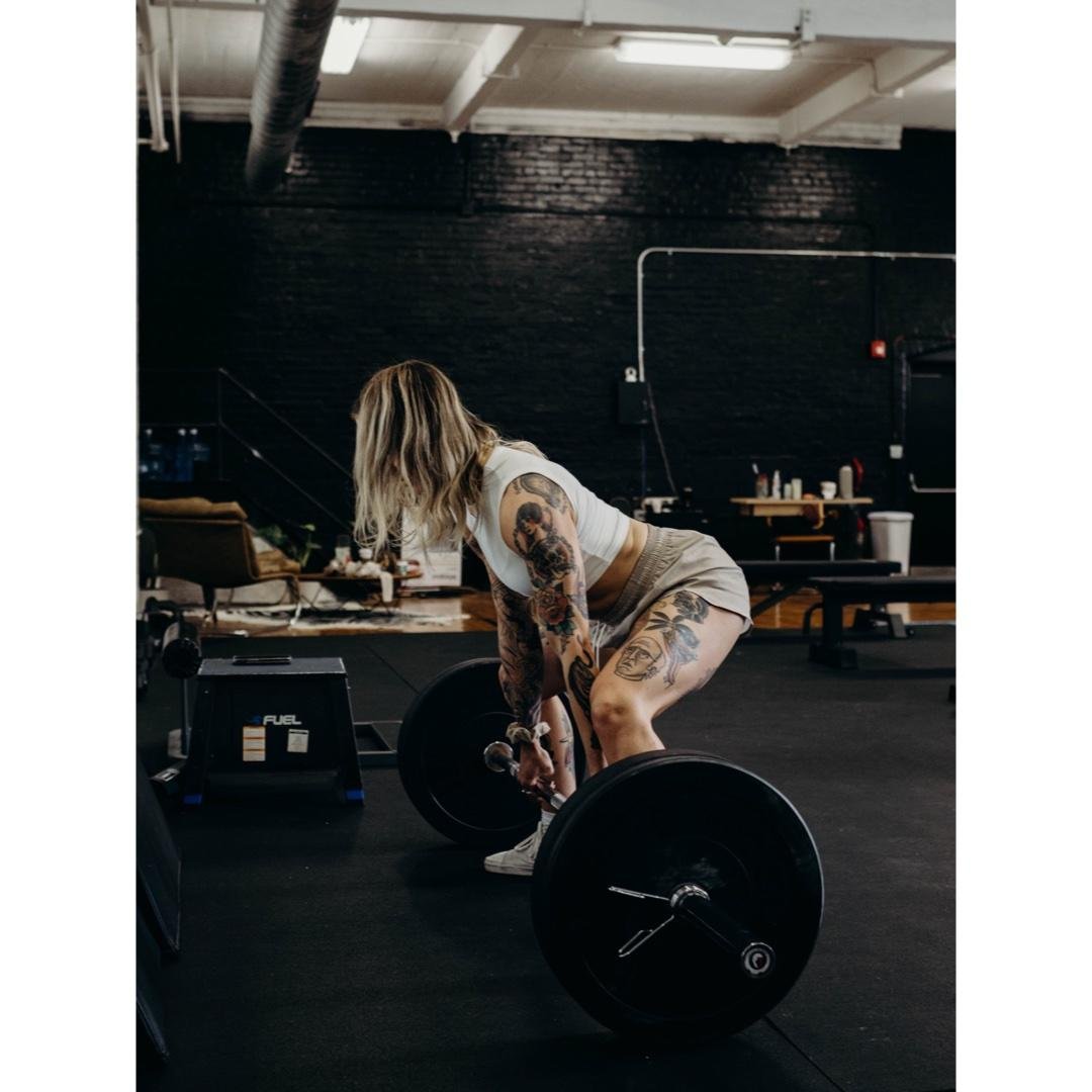 W1 D1 - DEADLIFT/HINGE