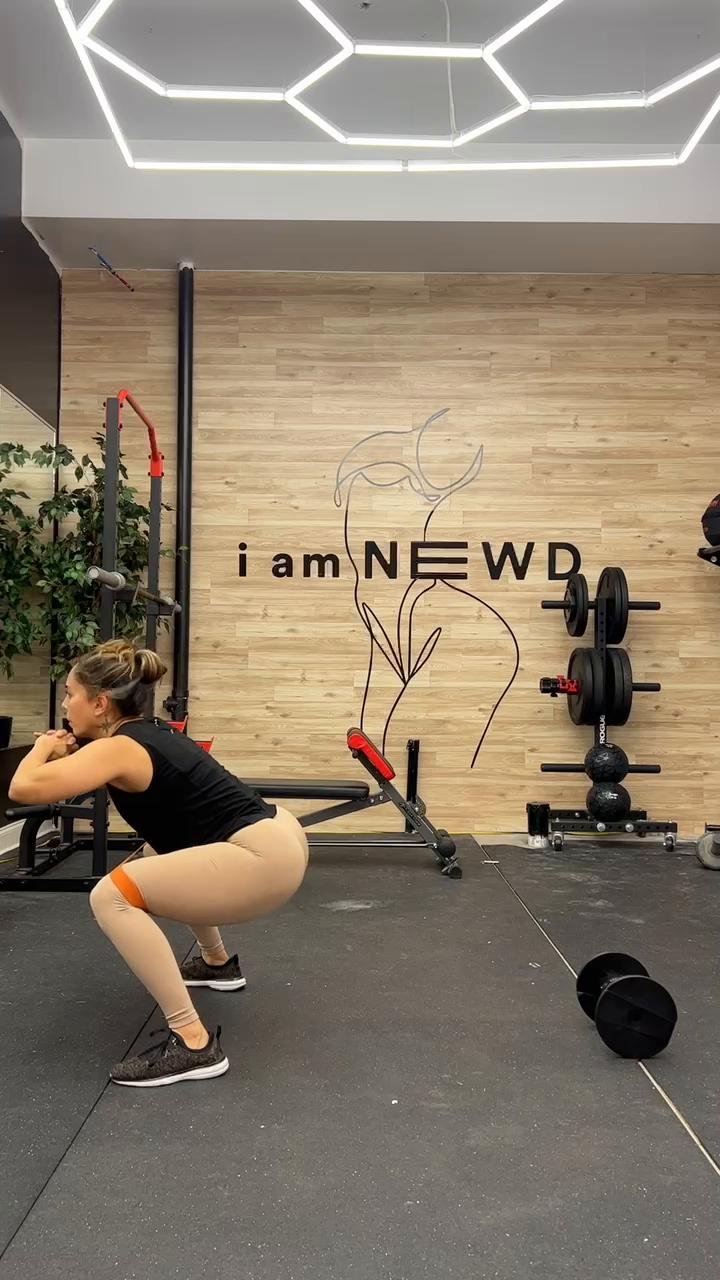 Seated sit ups
Leg day 
10/9/23