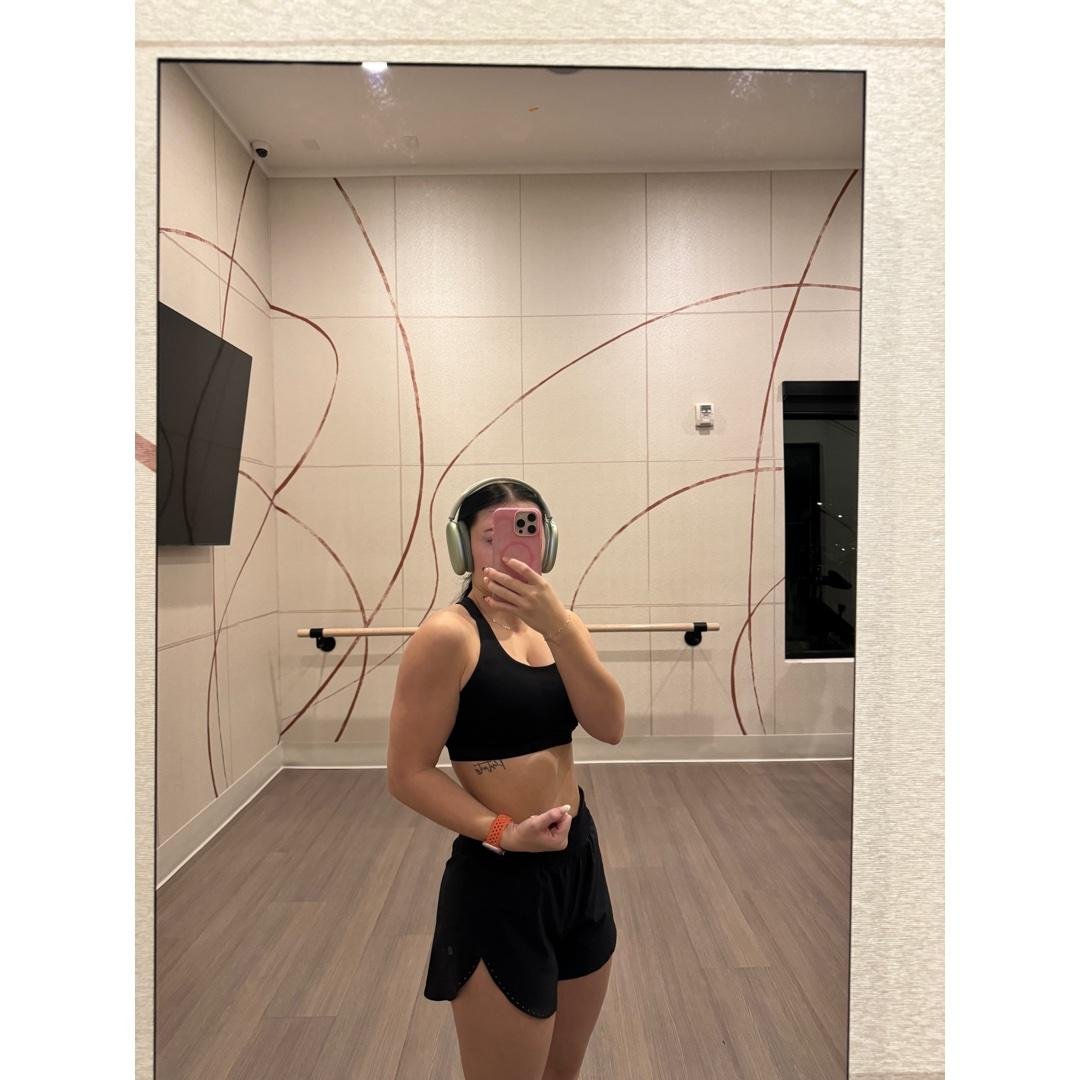 Toned Shoulder Sculptor