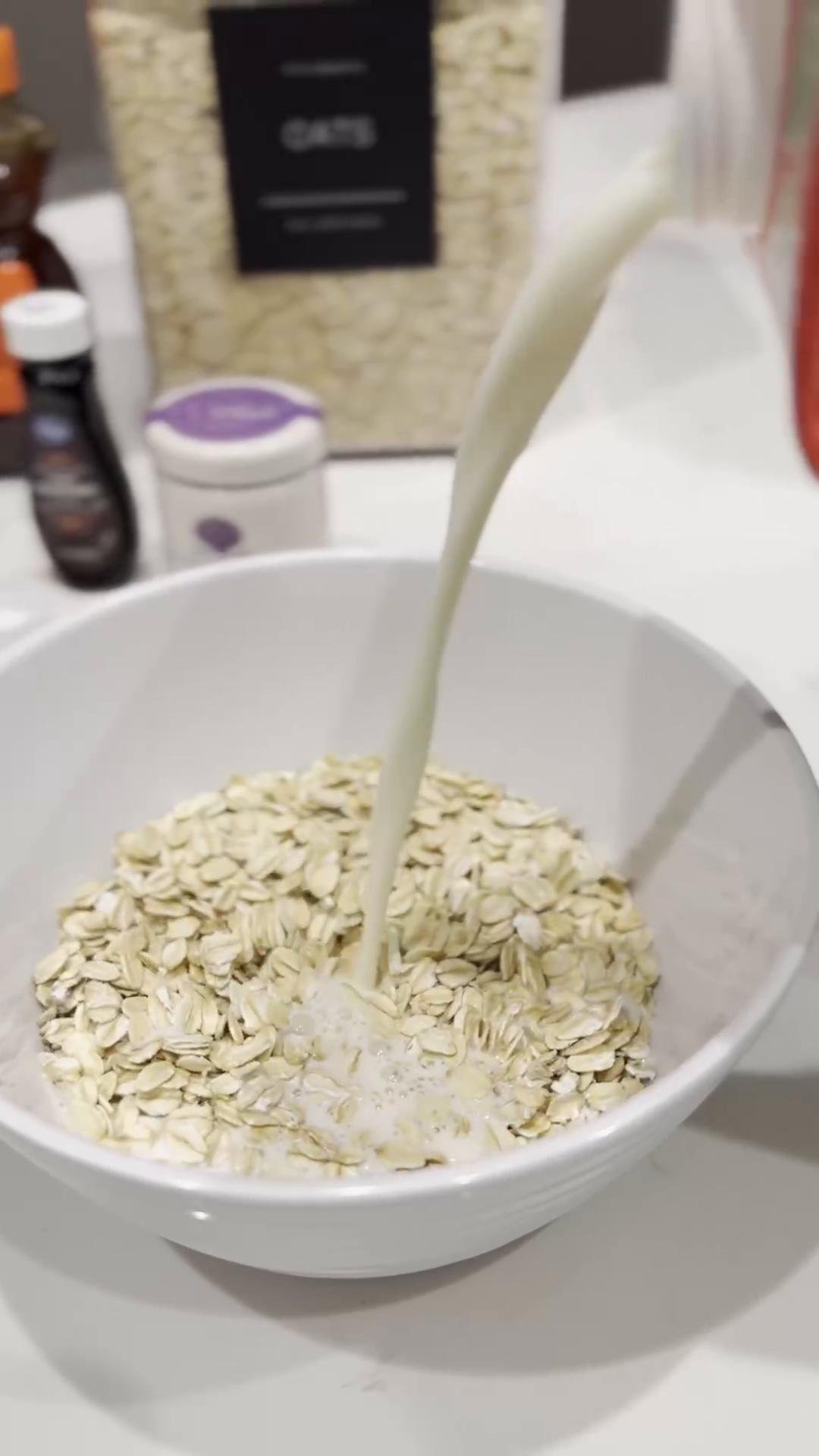 Vanilla-Almond Oatmeal