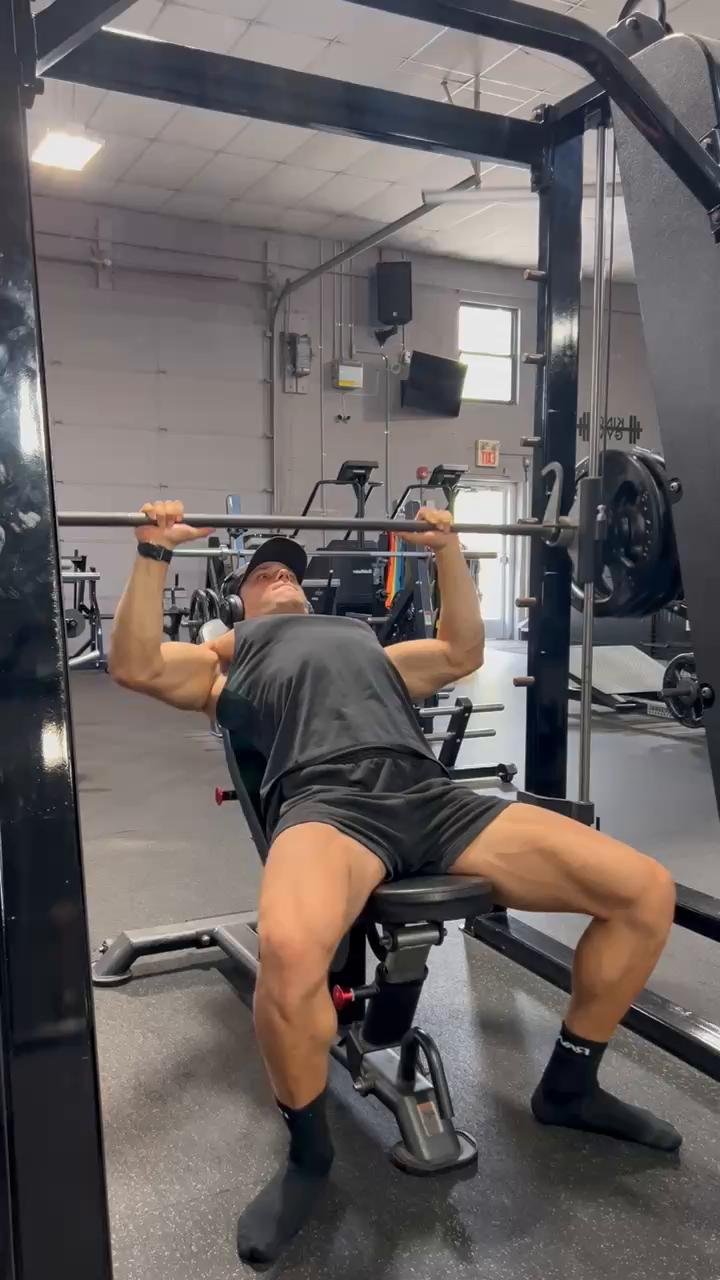 PUSH CHEST - SHOULDERS