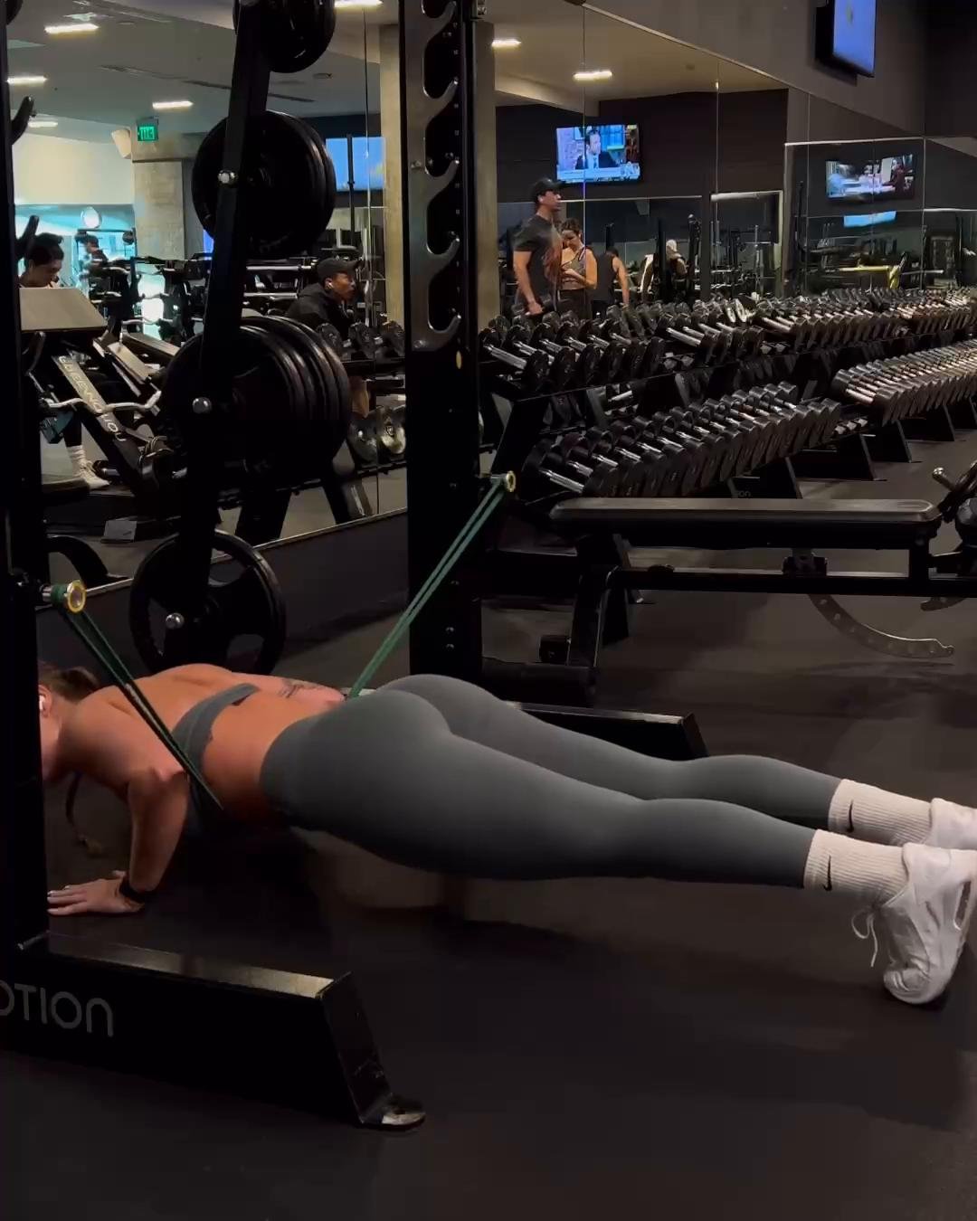 UPPER BODY 1
