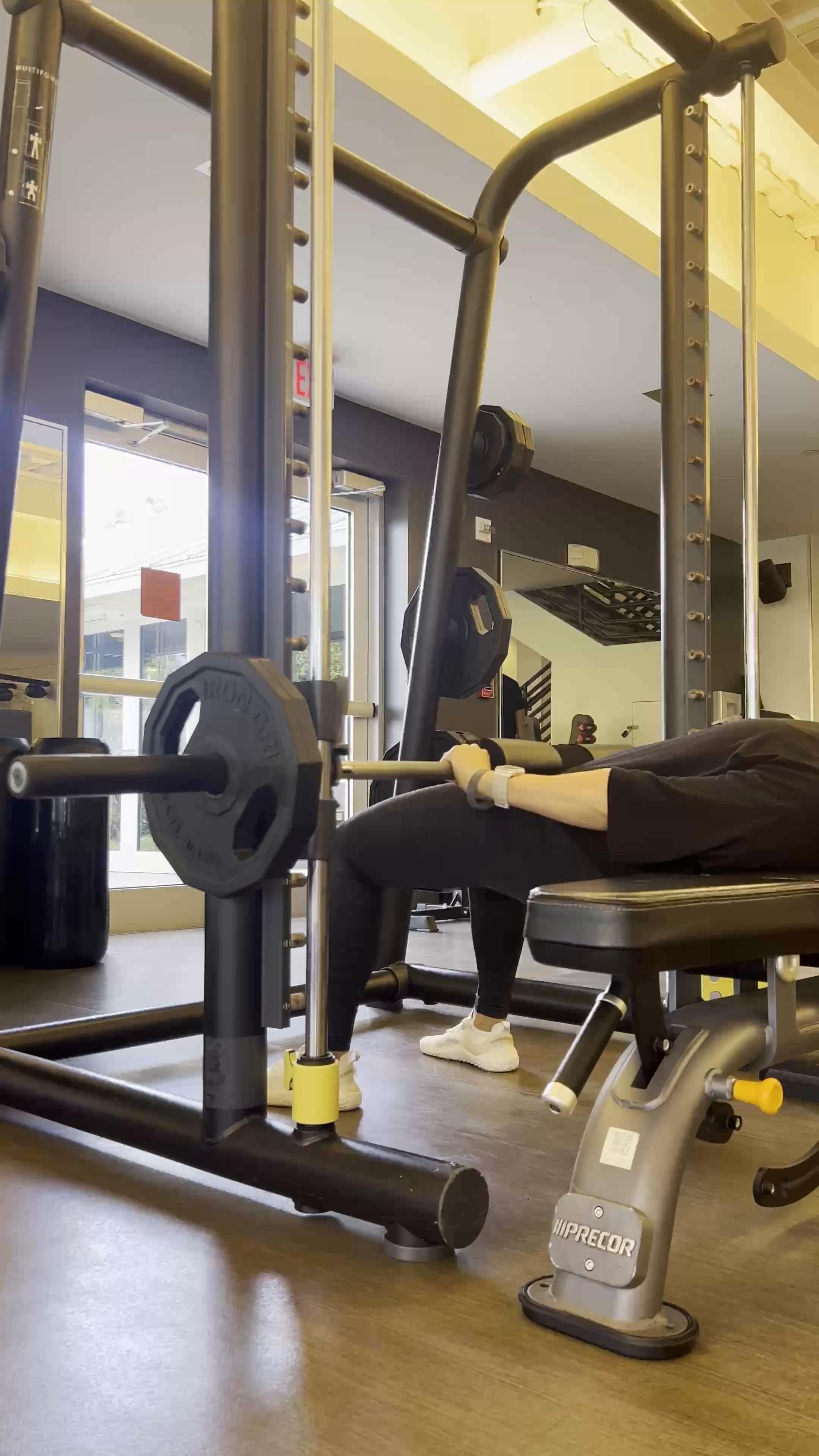 W1 | D1 Legs & Glutes GYM