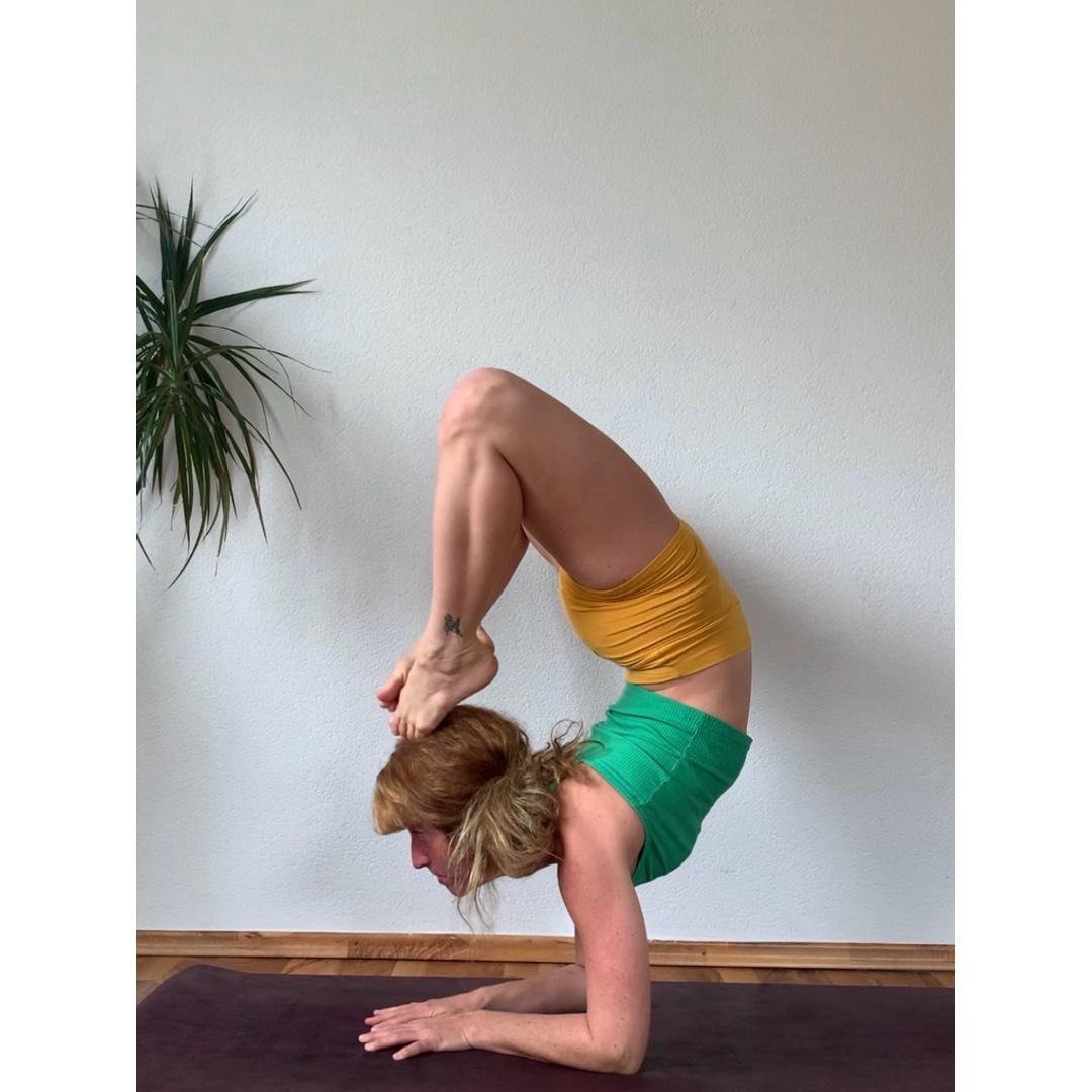 Mama Yoga class 1