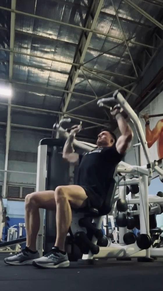 Core & Shoulders ~ Strength ~ GYM