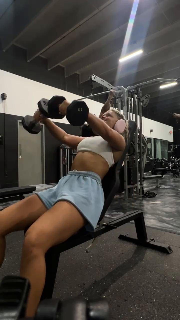 Push day! Tank top shouldaaaas