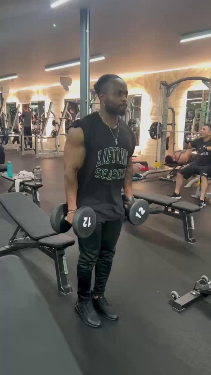 SHOULDERS
