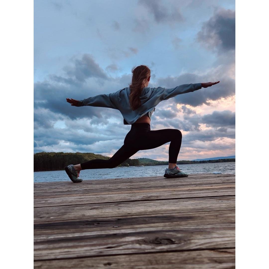 WEEK 2 DAY 3: Cultivating Mindfulness w/ a Full Body Stretch