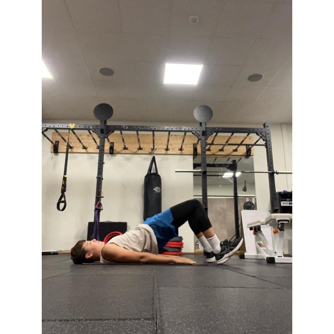 Get stronger with these exercises you can do at home!
