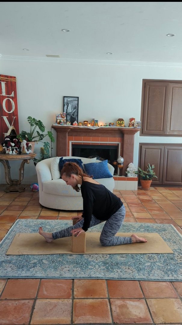 25 Min Stretching the Hips after the Holidays