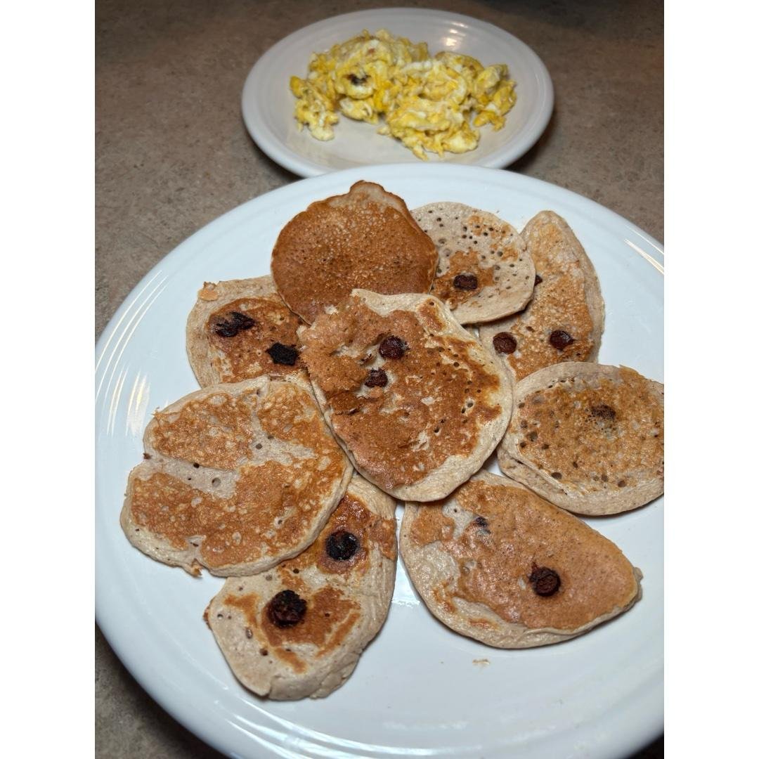 Chocolate Chip Protein Pancakes🥞