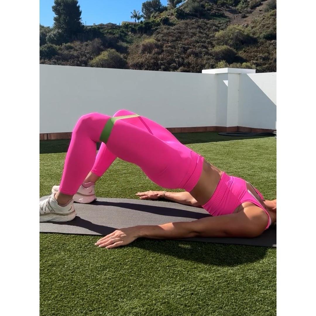 10 min Lower Body Band Warm Up