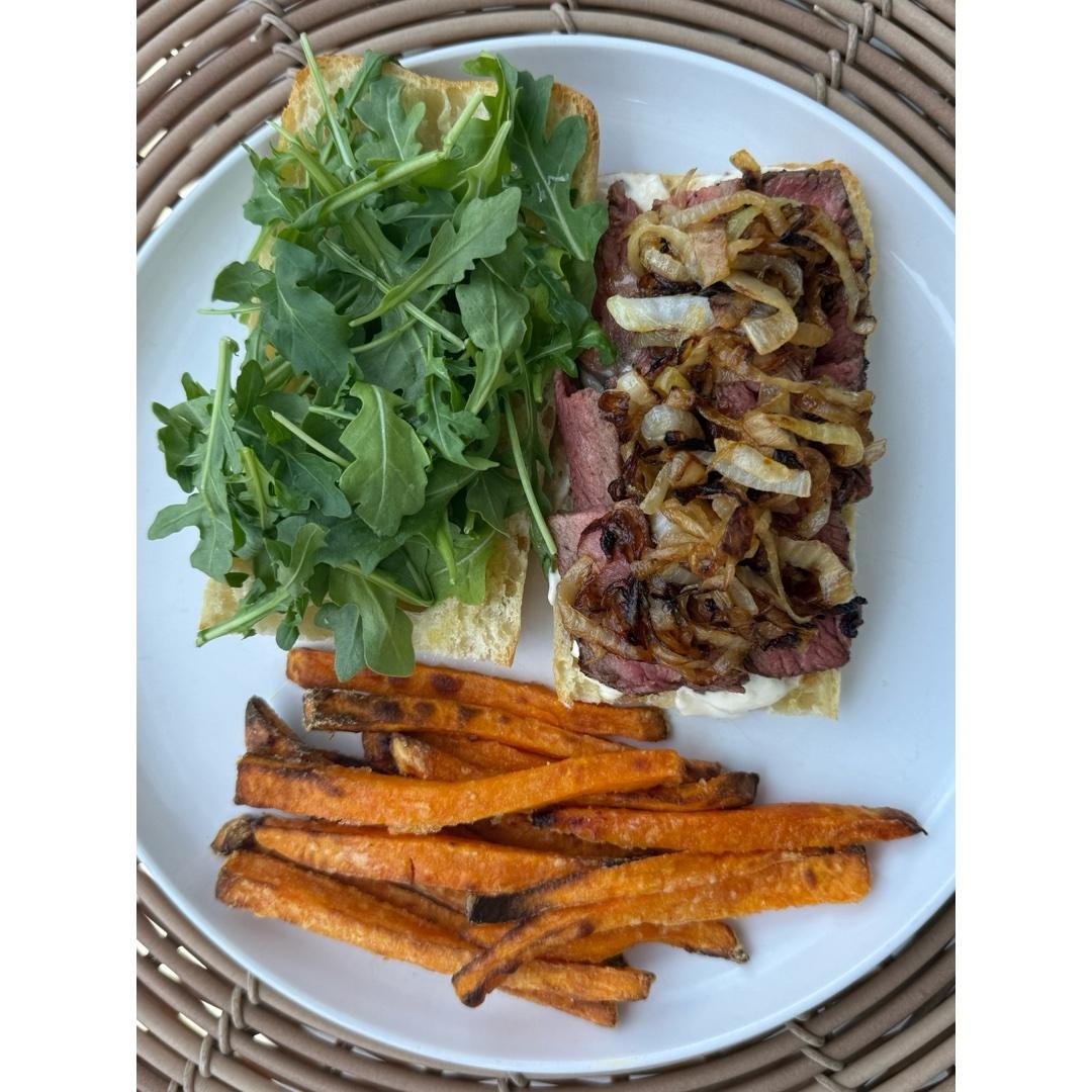 Caramelized Onion & Steak Sandwich🧅 🥩