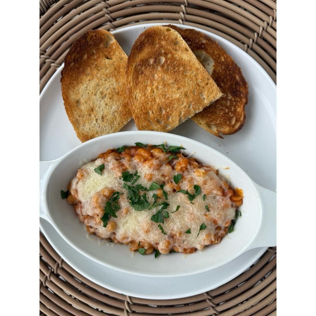 Creamy White Bean Bake 🫘 🍅