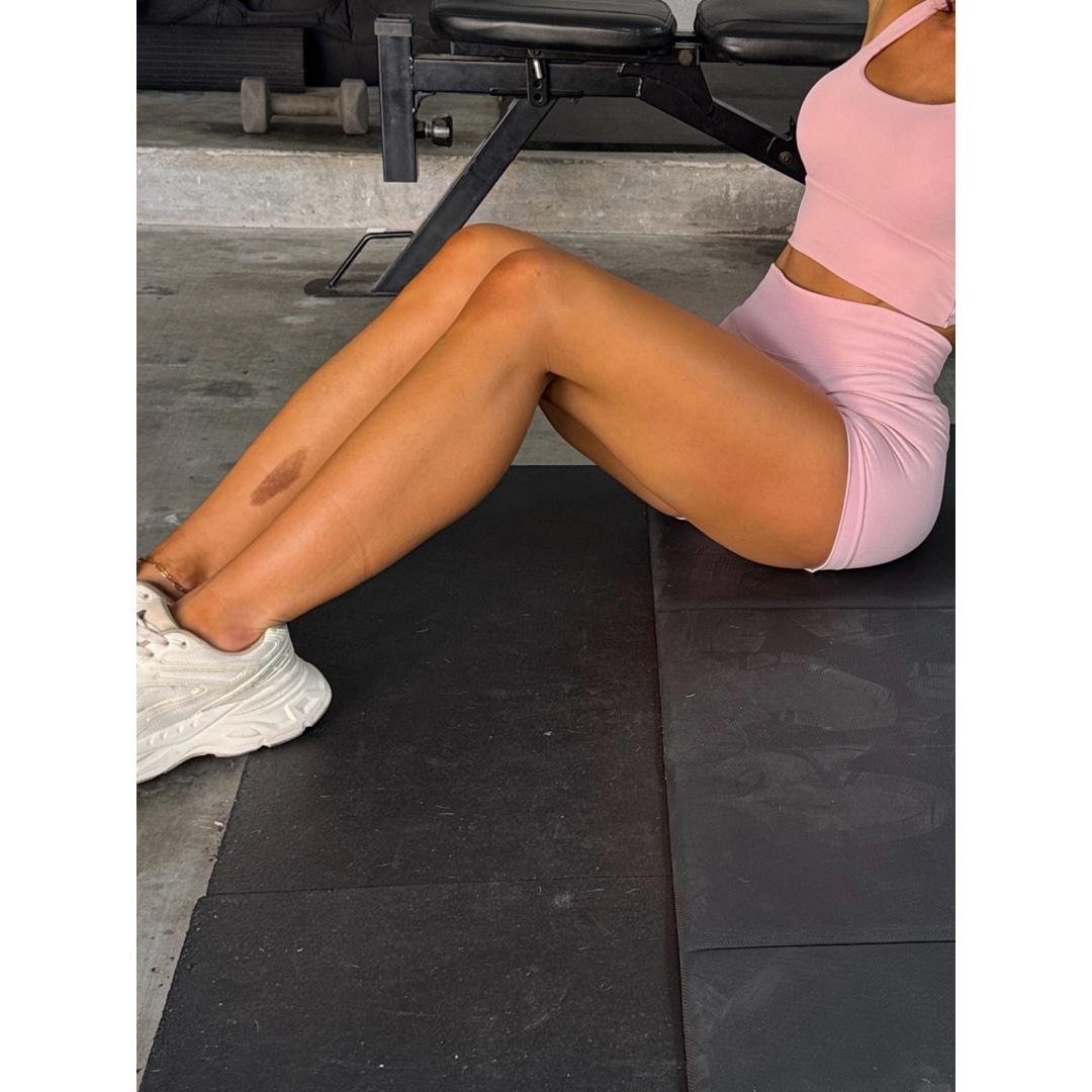 Toned Legs 9/16